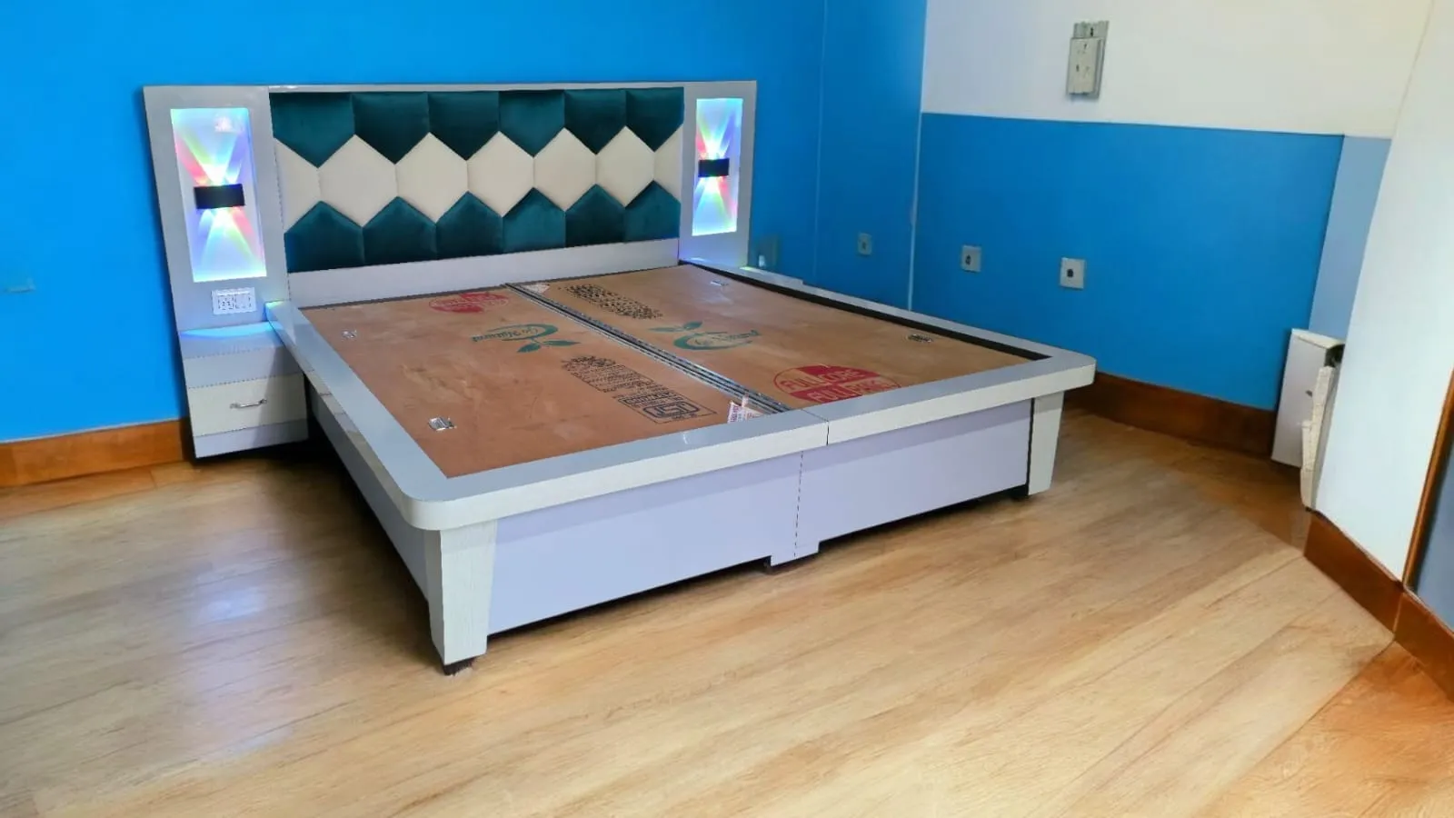 9 Ft Bed design 7 by Jangra Furniture Factory