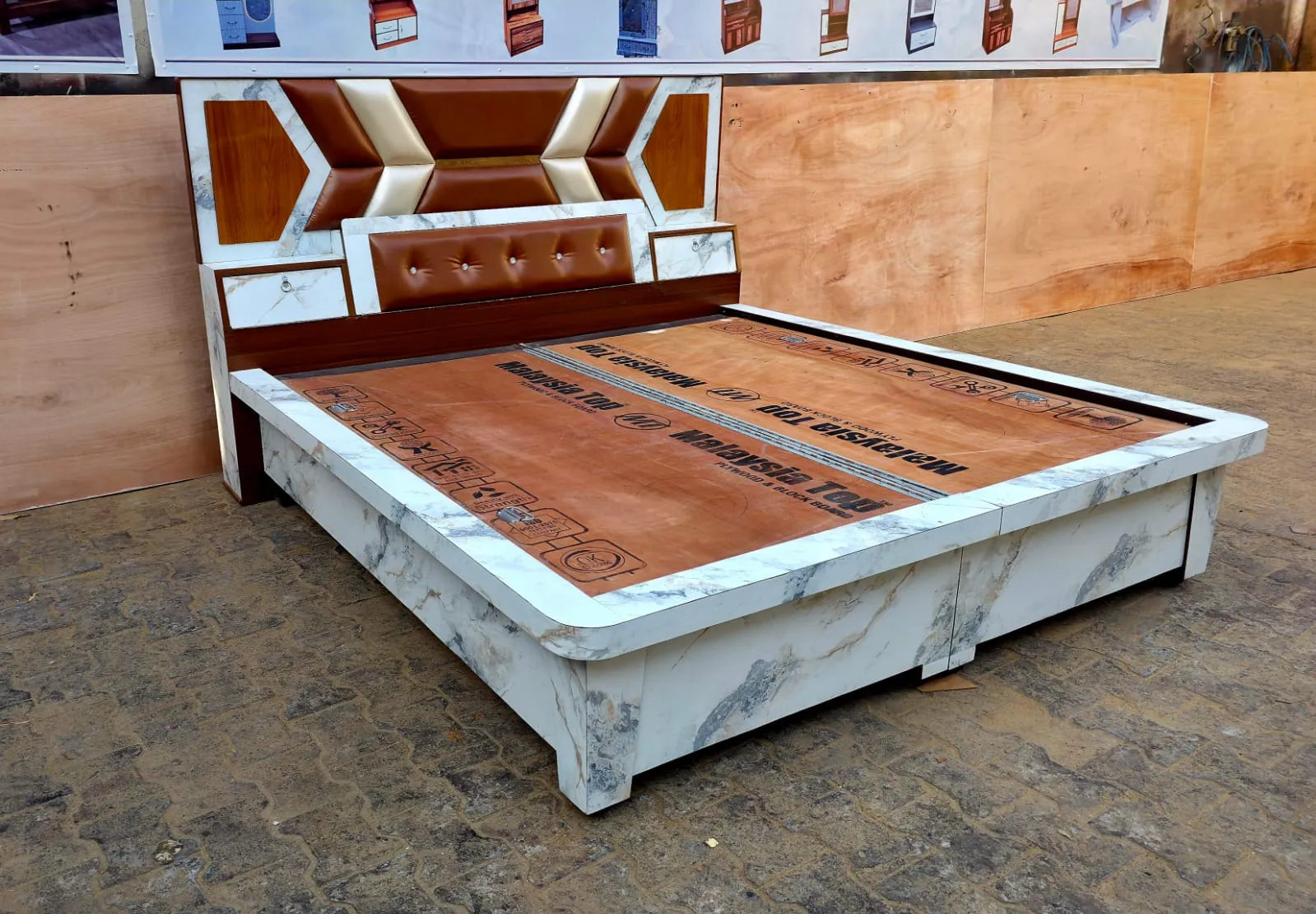 Double Bed Border design 6 by Jangra Furniture Factory